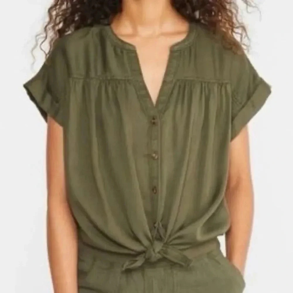 Lou & Grey Olive Green Button-Front Tie-Hem Blouse